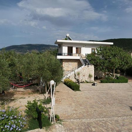 Garden Villa Lake Side & Glamping Εξαμίλιο Εξωτερικό φωτογραφία