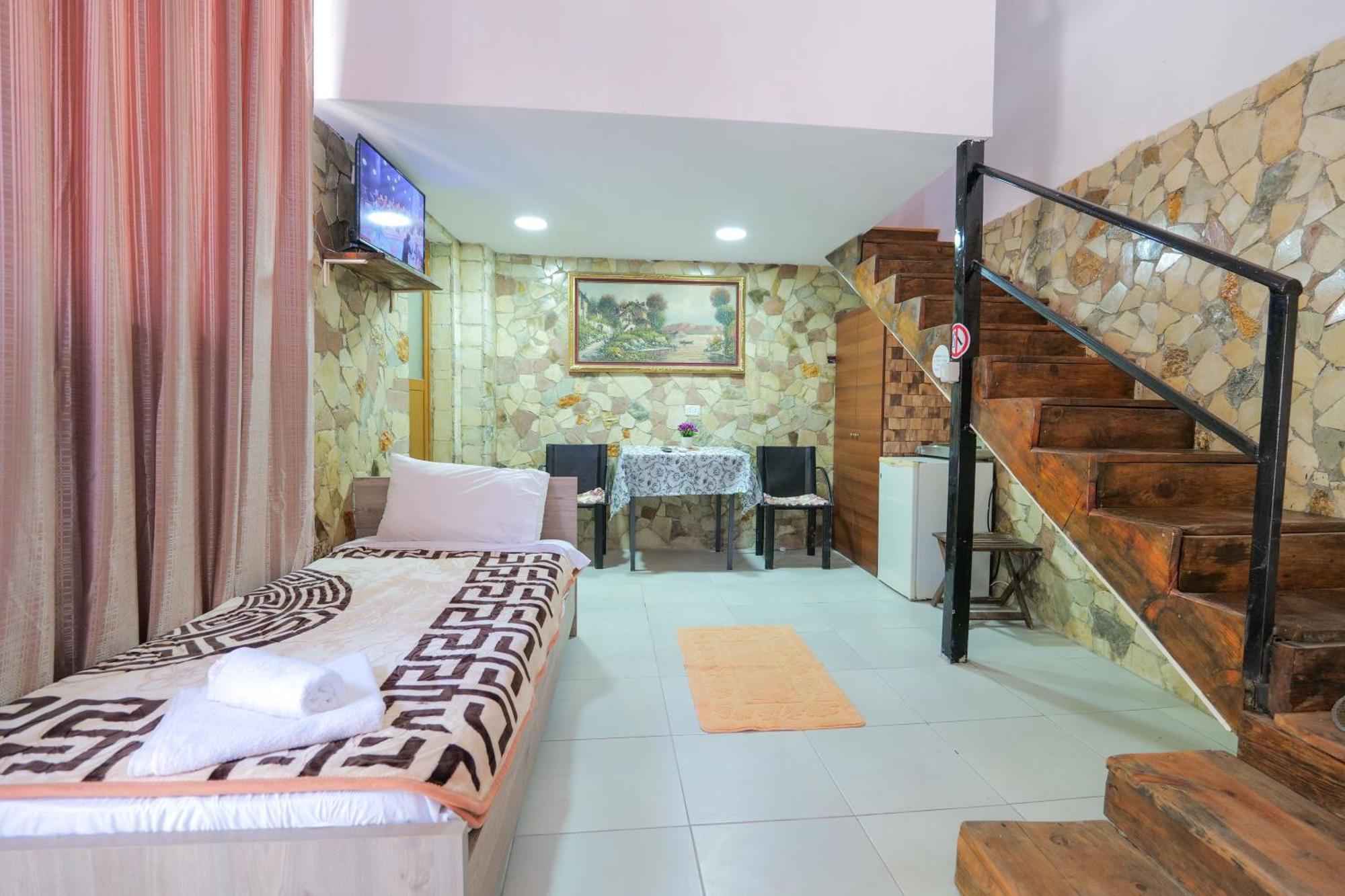 Garden Villa Lake Side & Glamping Εξαμίλιο Εξωτερικό φωτογραφία