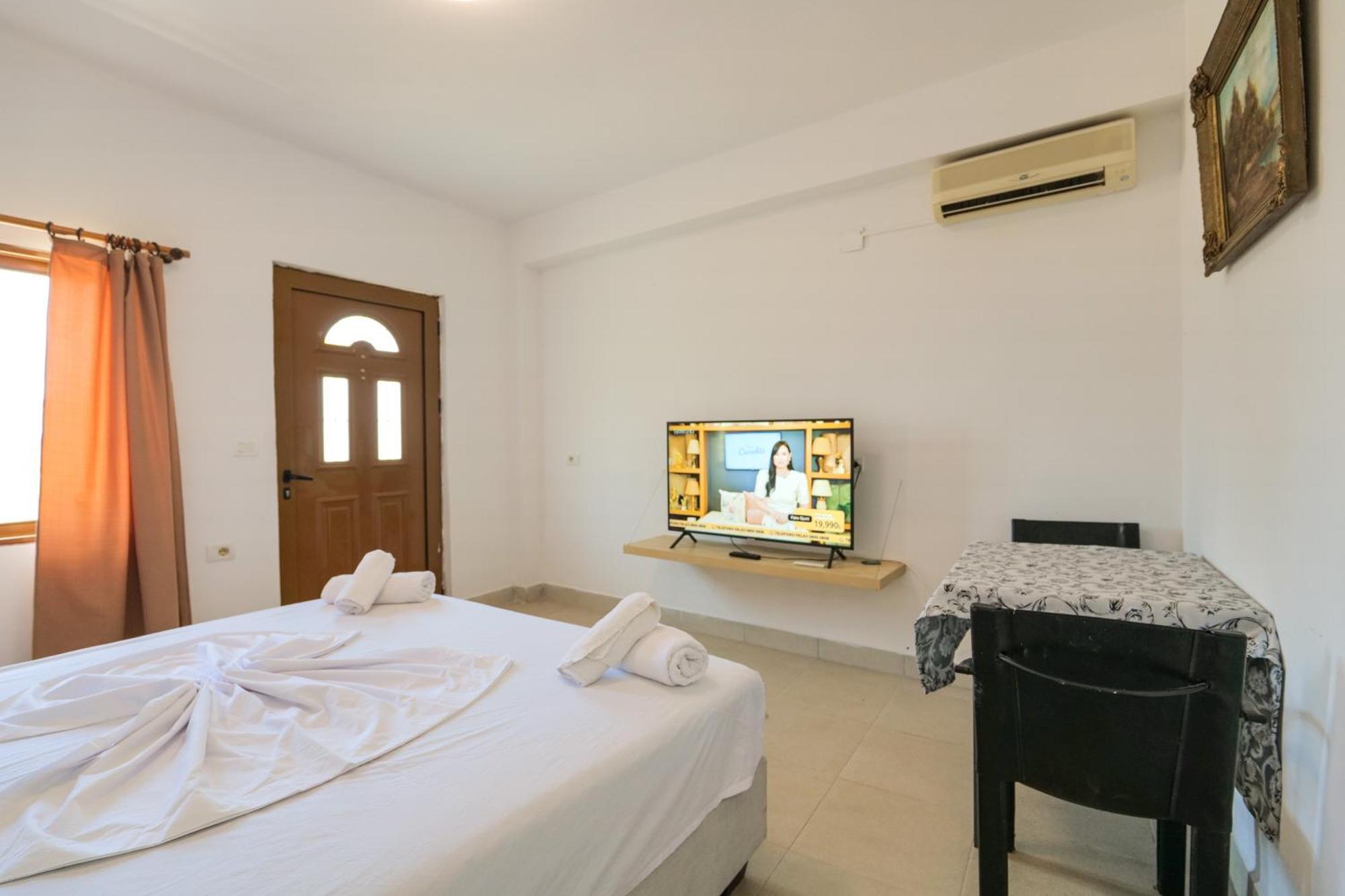 Garden Villa Lake Side & Glamping Εξαμίλιο Εξωτερικό φωτογραφία