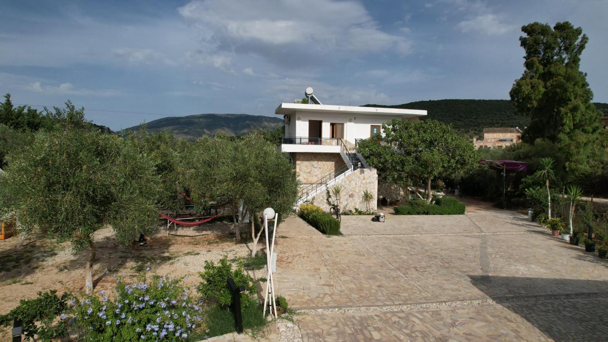 Garden Villa Lake Side & Glamping Εξαμίλιο Εξωτερικό φωτογραφία