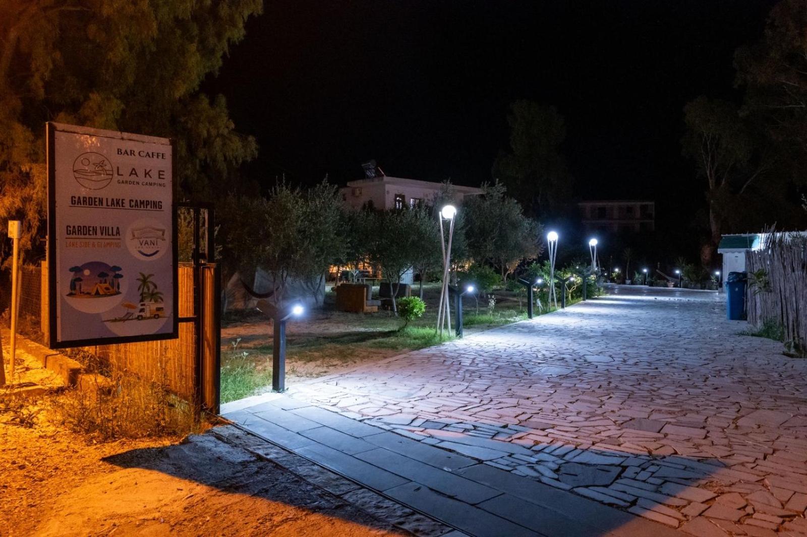 Garden Villa Lake Side & Glamping Εξαμίλιο Εξωτερικό φωτογραφία