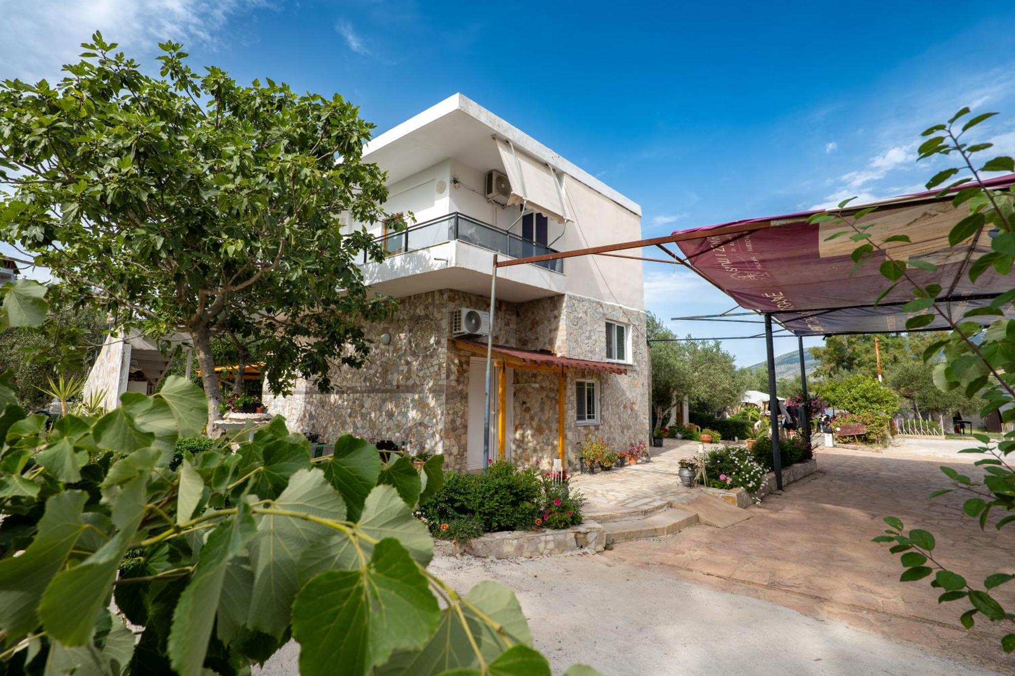 Garden Villa Lake Side & Glamping Εξαμίλιο Εξωτερικό φωτογραφία