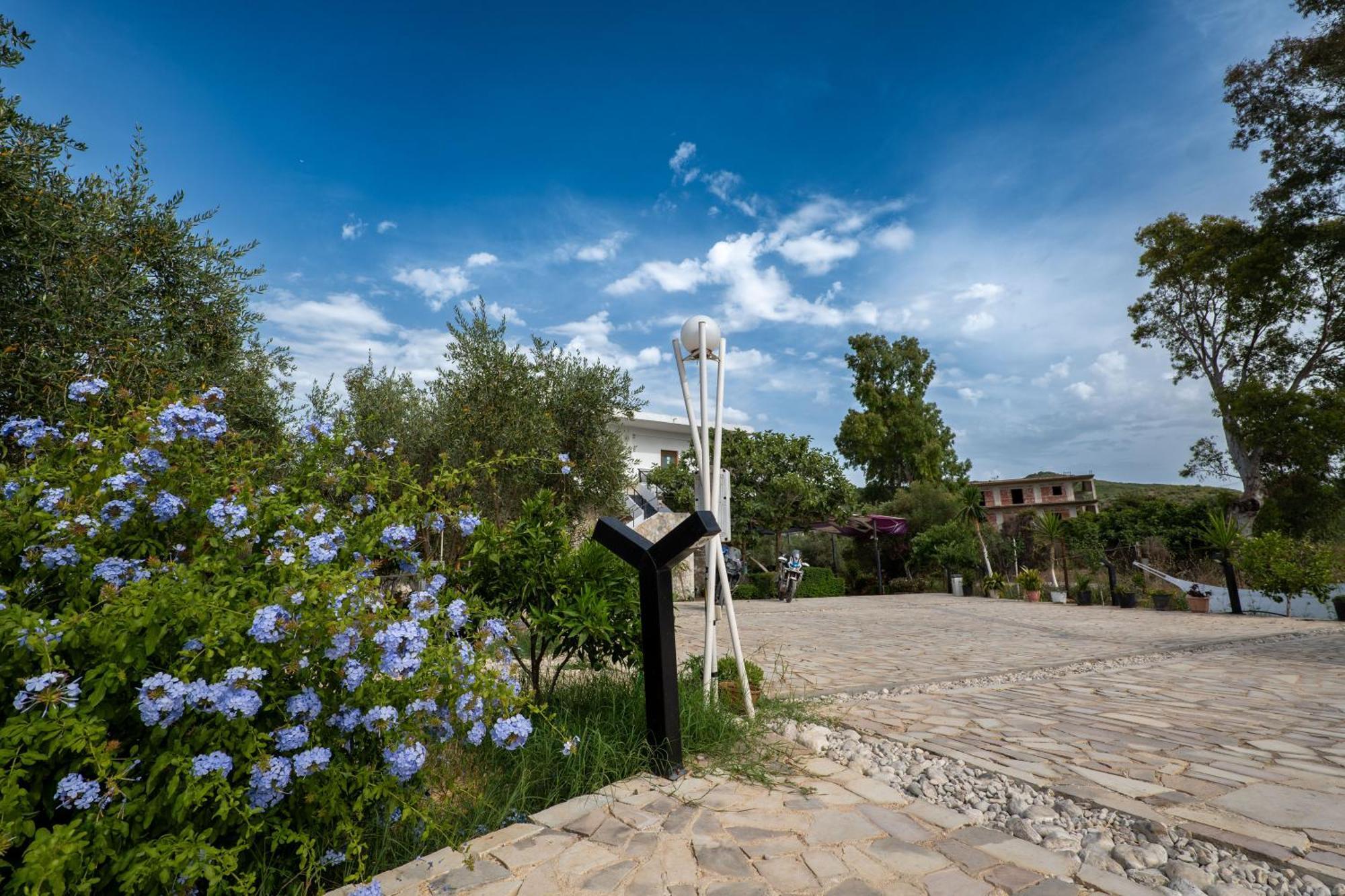 Garden Villa Lake Side & Glamping Εξαμίλιο Εξωτερικό φωτογραφία
