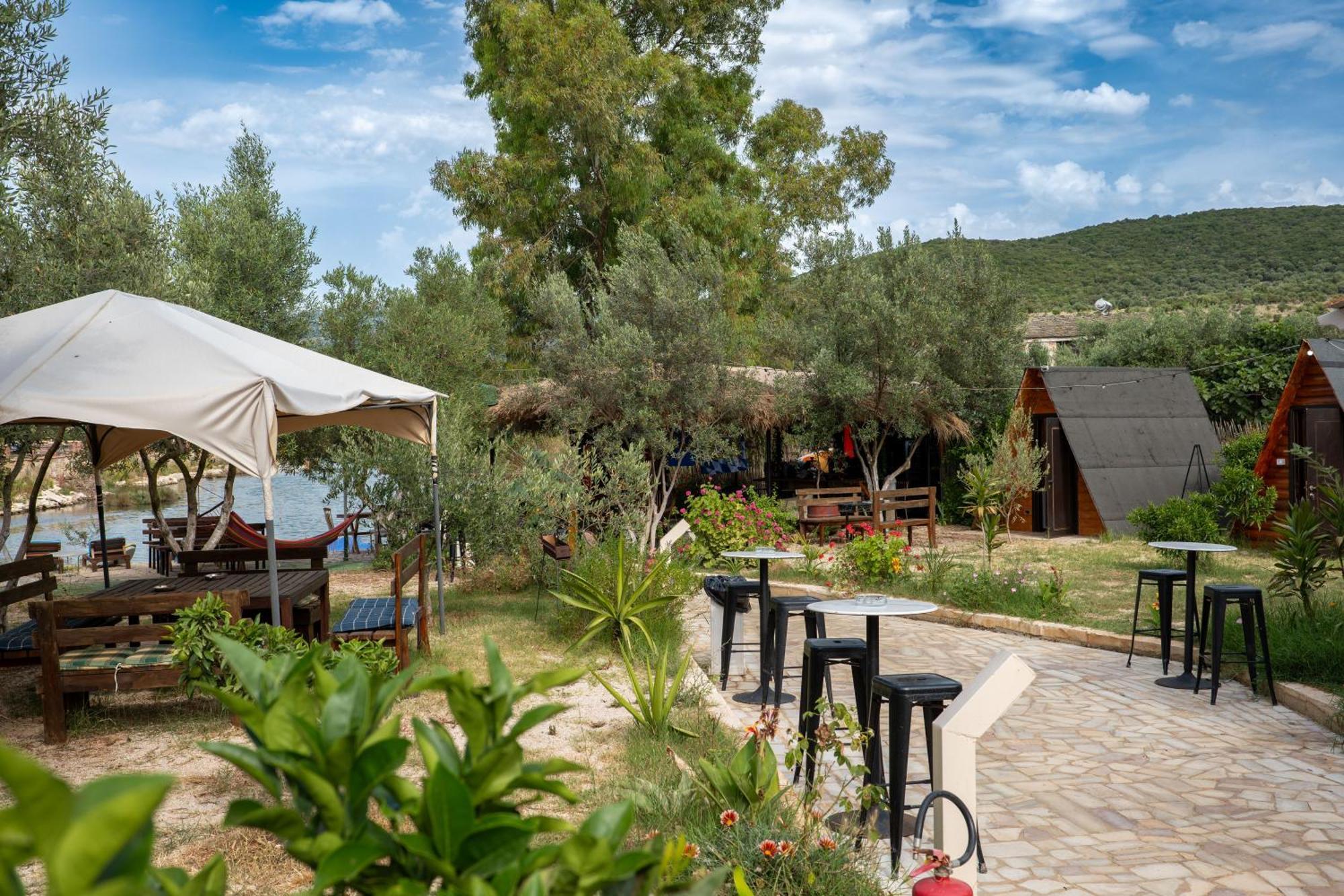 Garden Villa Lake Side & Glamping Εξαμίλιο Εξωτερικό φωτογραφία
