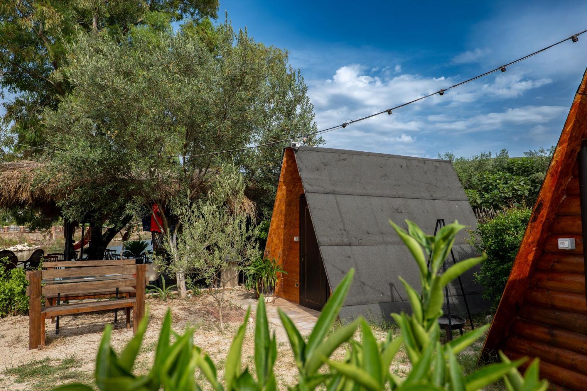 Garden Villa Lake Side & Glamping Εξαμίλιο Εξωτερικό φωτογραφία