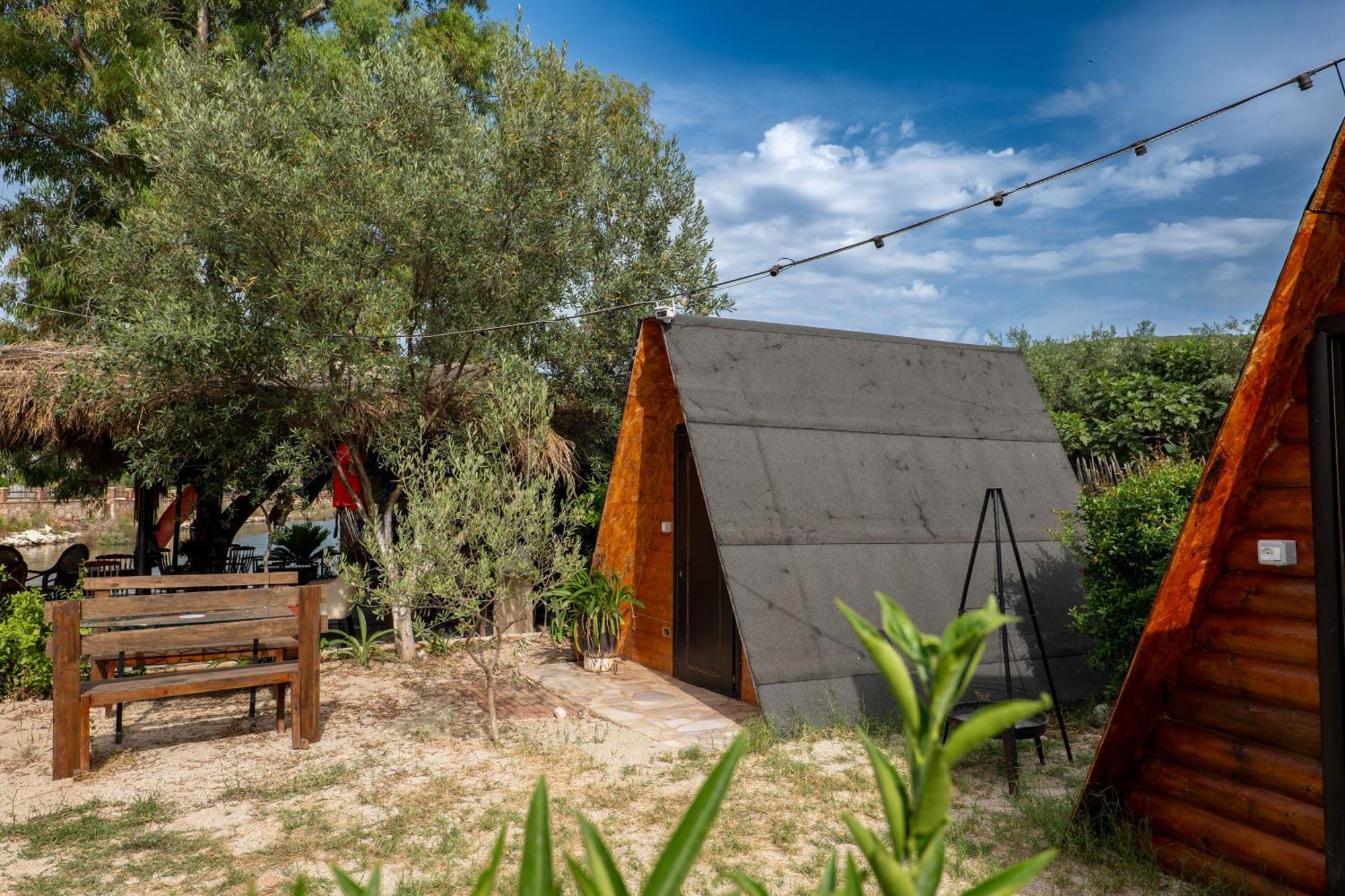 Garden Villa Lake Side & Glamping Εξαμίλιο Εξωτερικό φωτογραφία