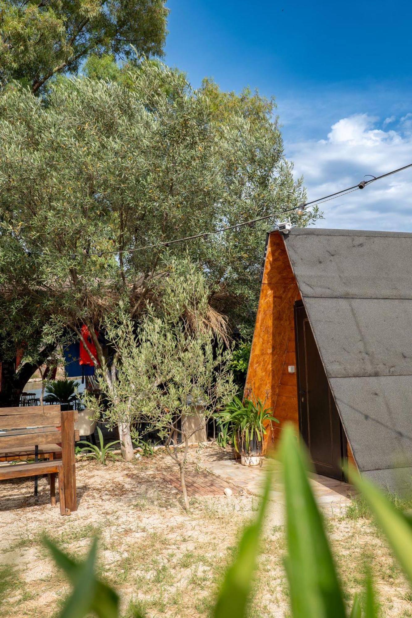 Garden Villa Lake Side & Glamping Εξαμίλιο Εξωτερικό φωτογραφία