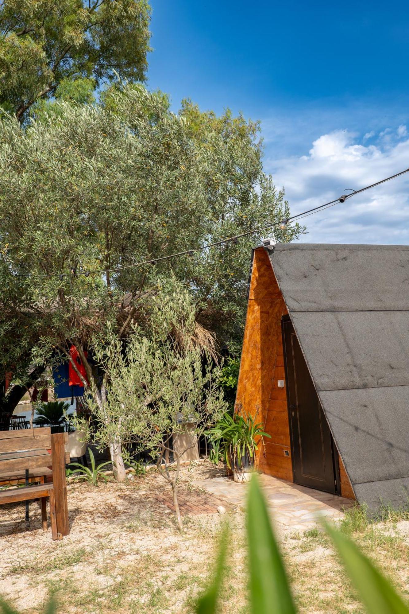 Garden Villa Lake Side & Glamping Εξαμίλιο Εξωτερικό φωτογραφία