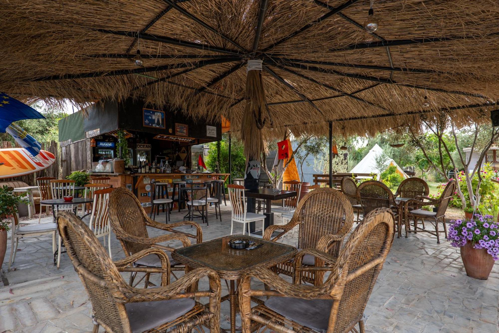 Garden Villa Lake Side & Glamping Εξαμίλιο Εξωτερικό φωτογραφία
