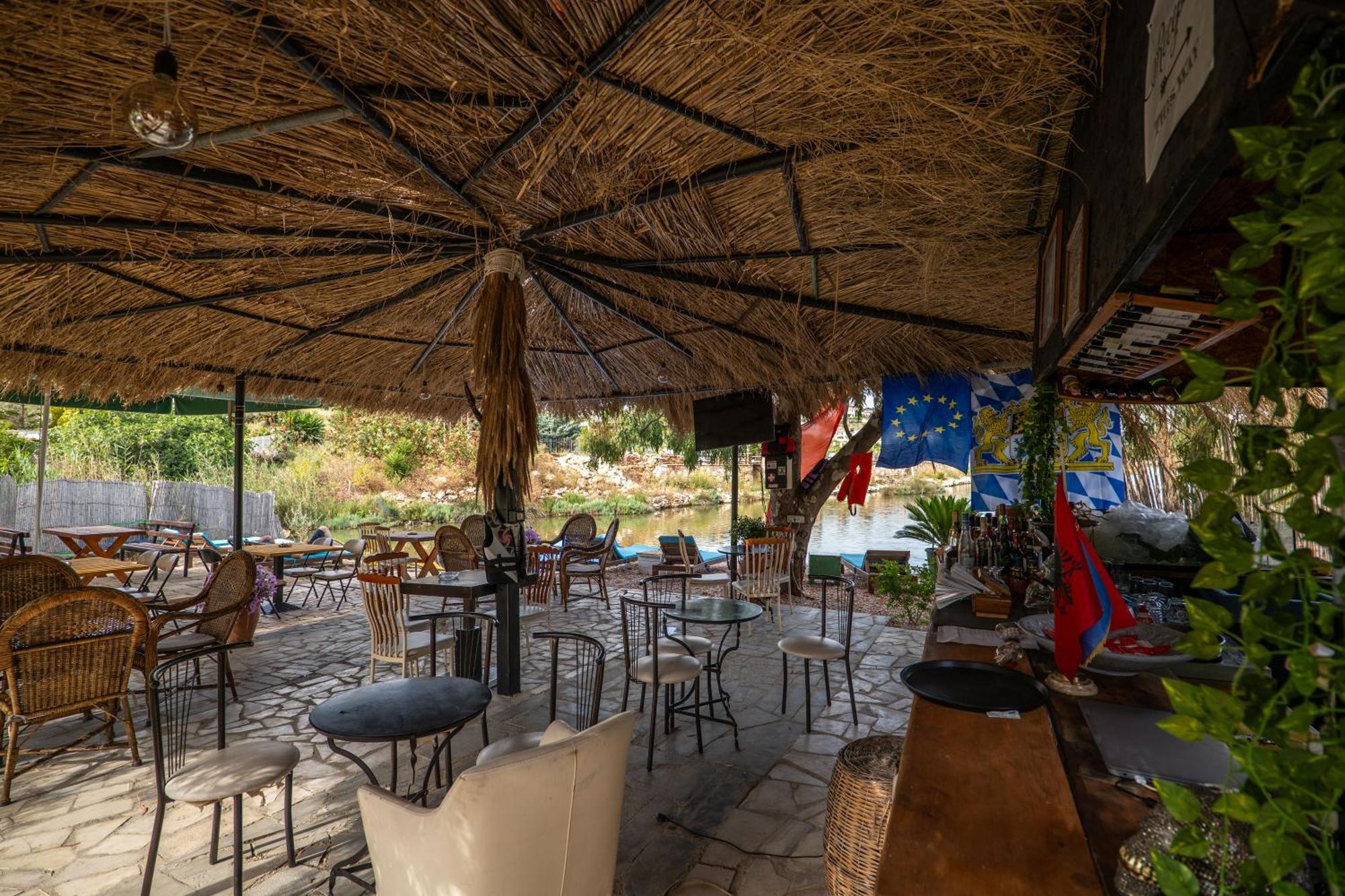 Garden Villa Lake Side & Glamping Εξαμίλιο Εξωτερικό φωτογραφία