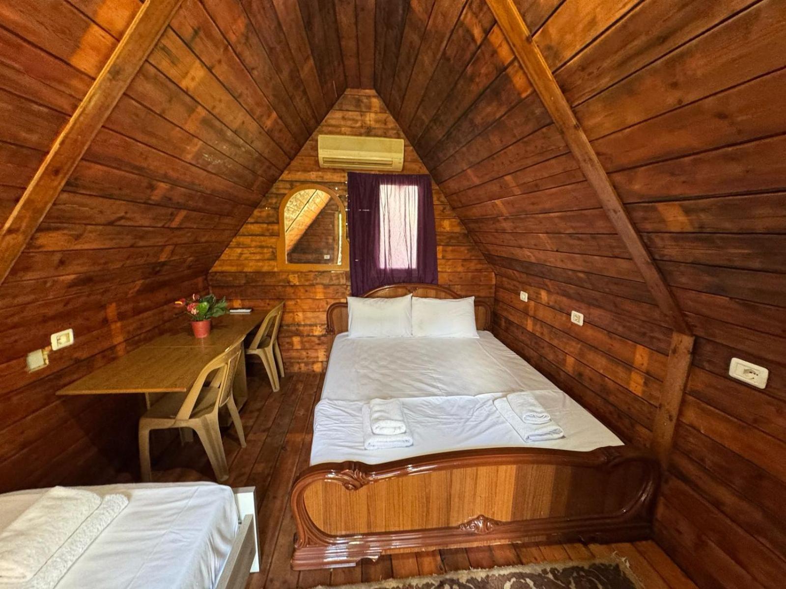 Garden Villa Lake Side & Glamping Εξαμίλιο Εξωτερικό φωτογραφία