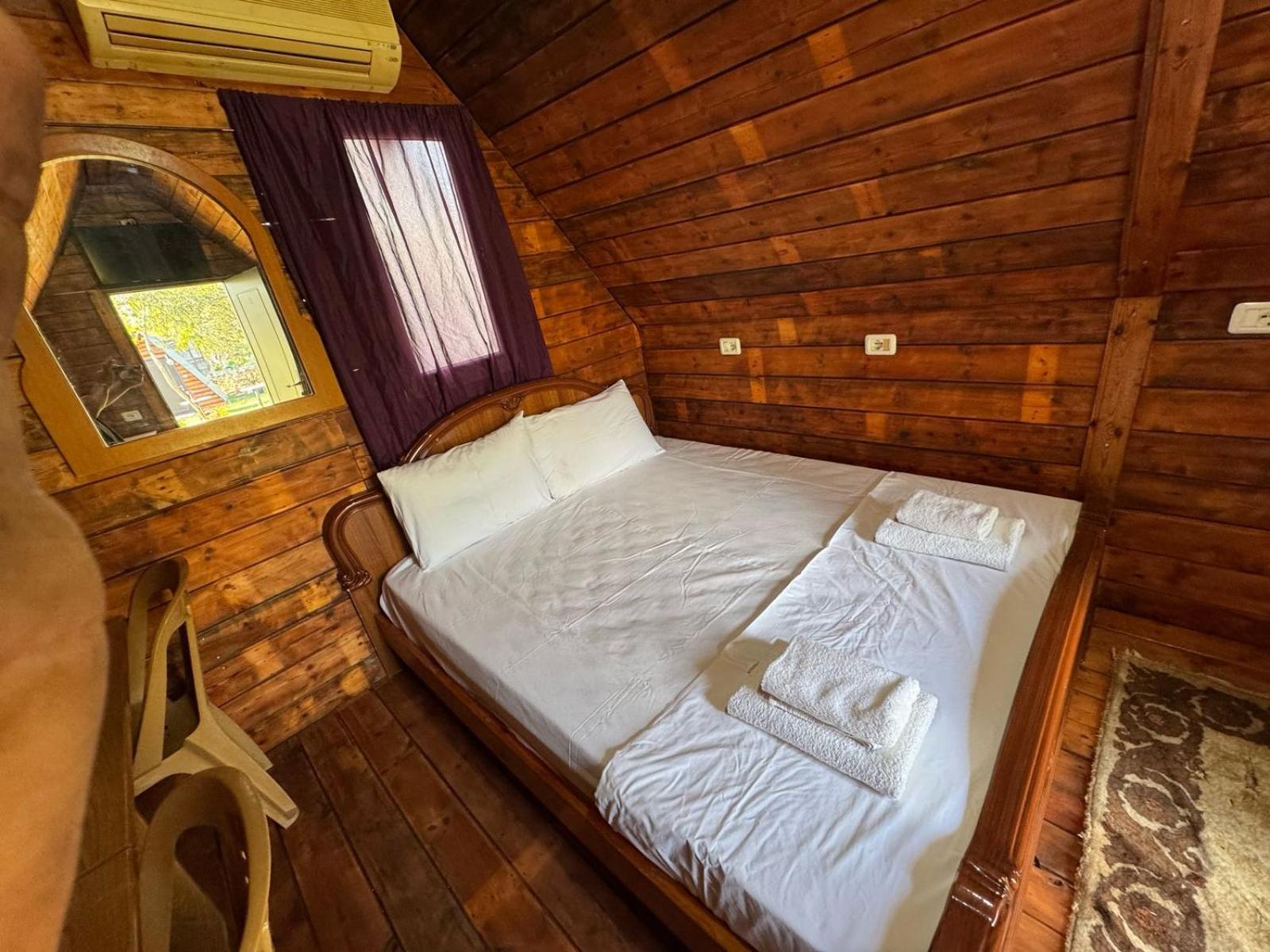 Garden Villa Lake Side & Glamping Εξαμίλιο Εξωτερικό φωτογραφία